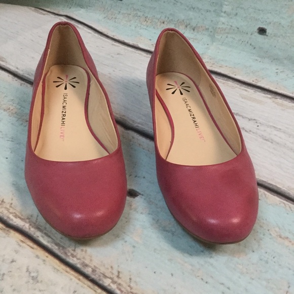 Issac Mizrahi Leather Flats Shoes - Picture 2 of 5